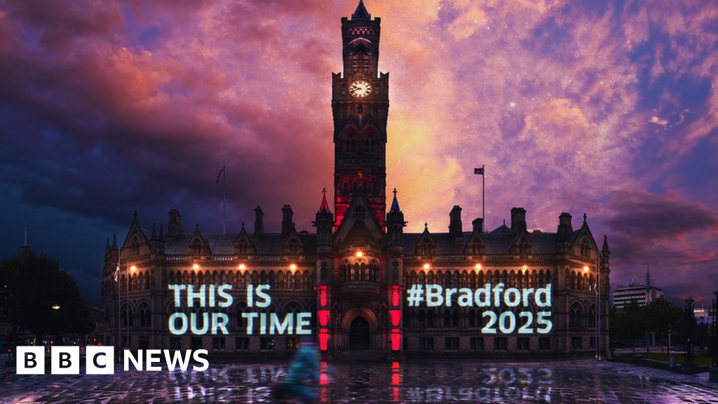 124984167 bradfordtownhall